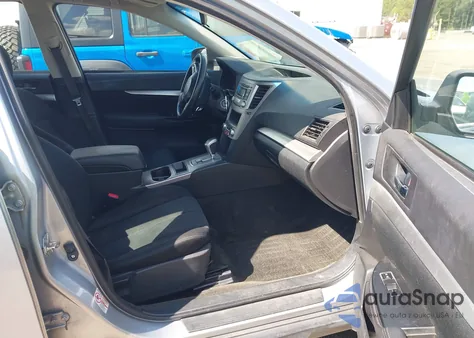 2013 Subaru Outback 2.5I z USA, uszkodzony, nr VIN 4S4BRBACXD3324818